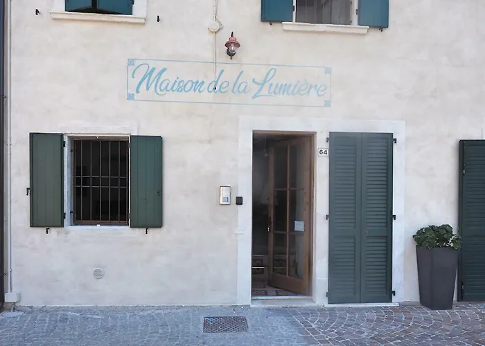 Maison De La Lumiere Apartment *